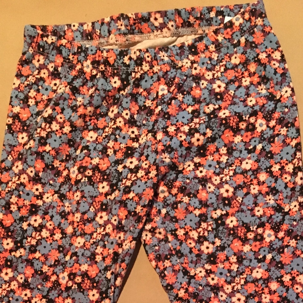 Target Floral Leggings | Free With Any Bundle! - Picture 4 of 5